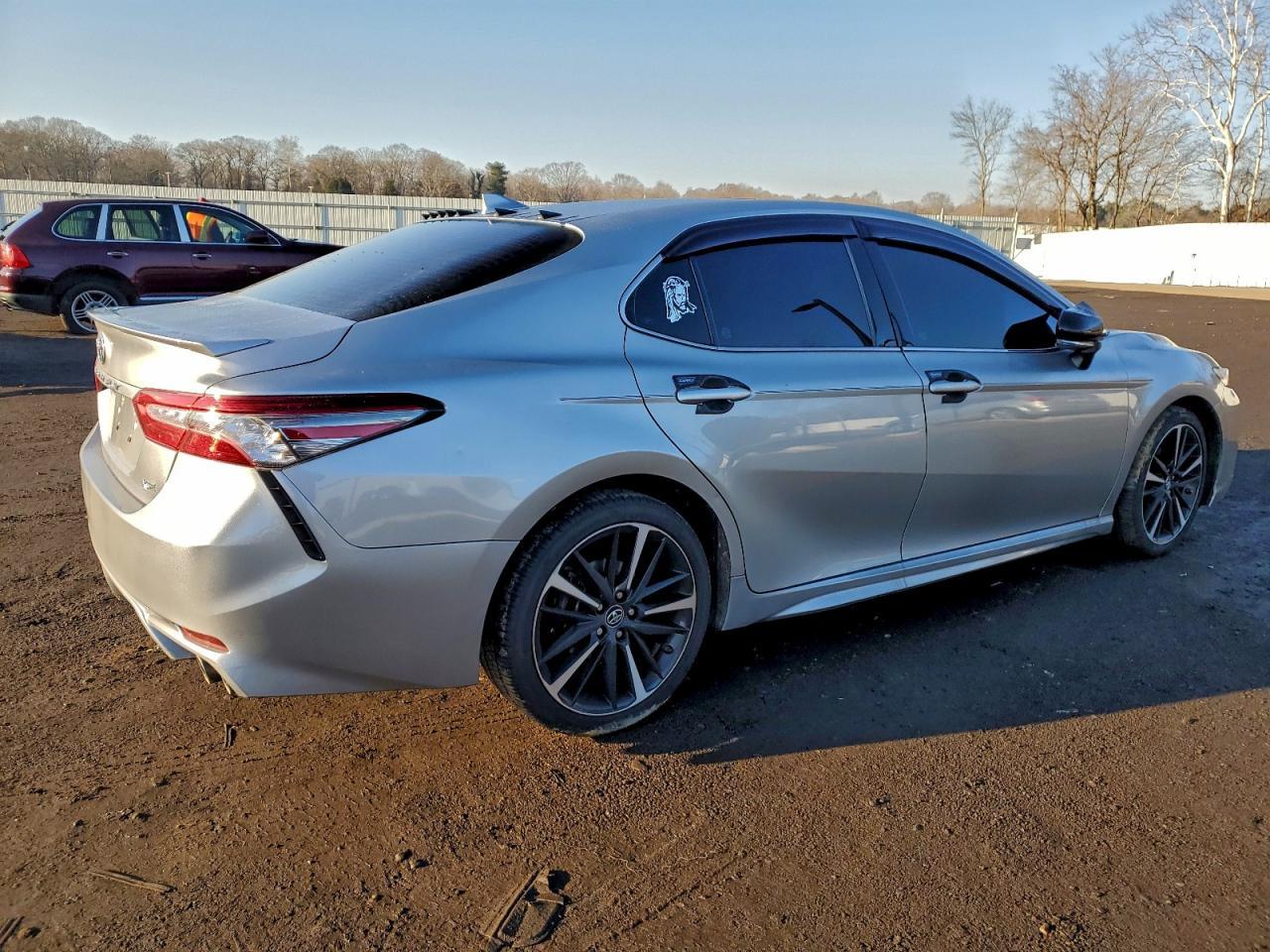 2019 Toyota Camry Xse - Фото 3