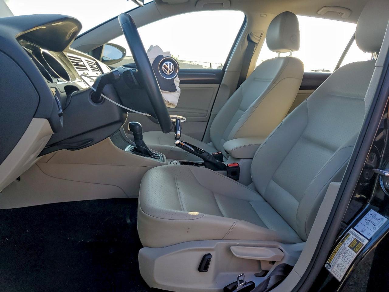 2021 Volkswagen Golf - Image 7