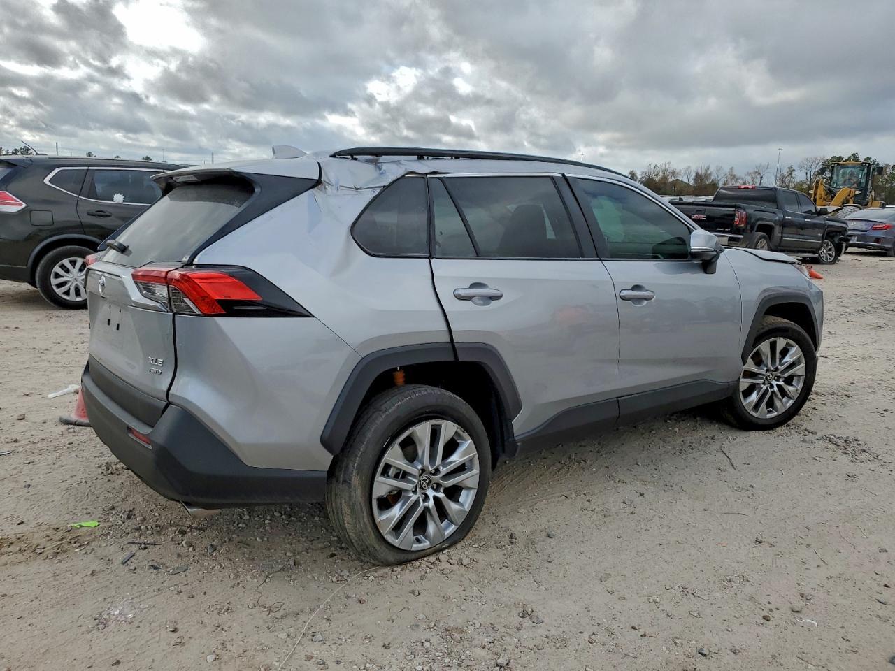 2025 Toyota Rav4 Xle Premium - Фото 3