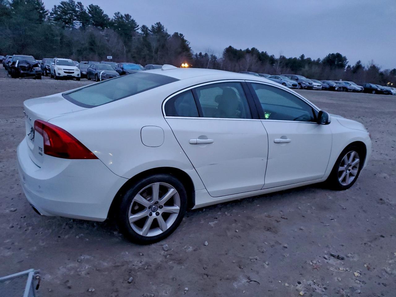 2016 Volvo S60 Premier - Фото 3