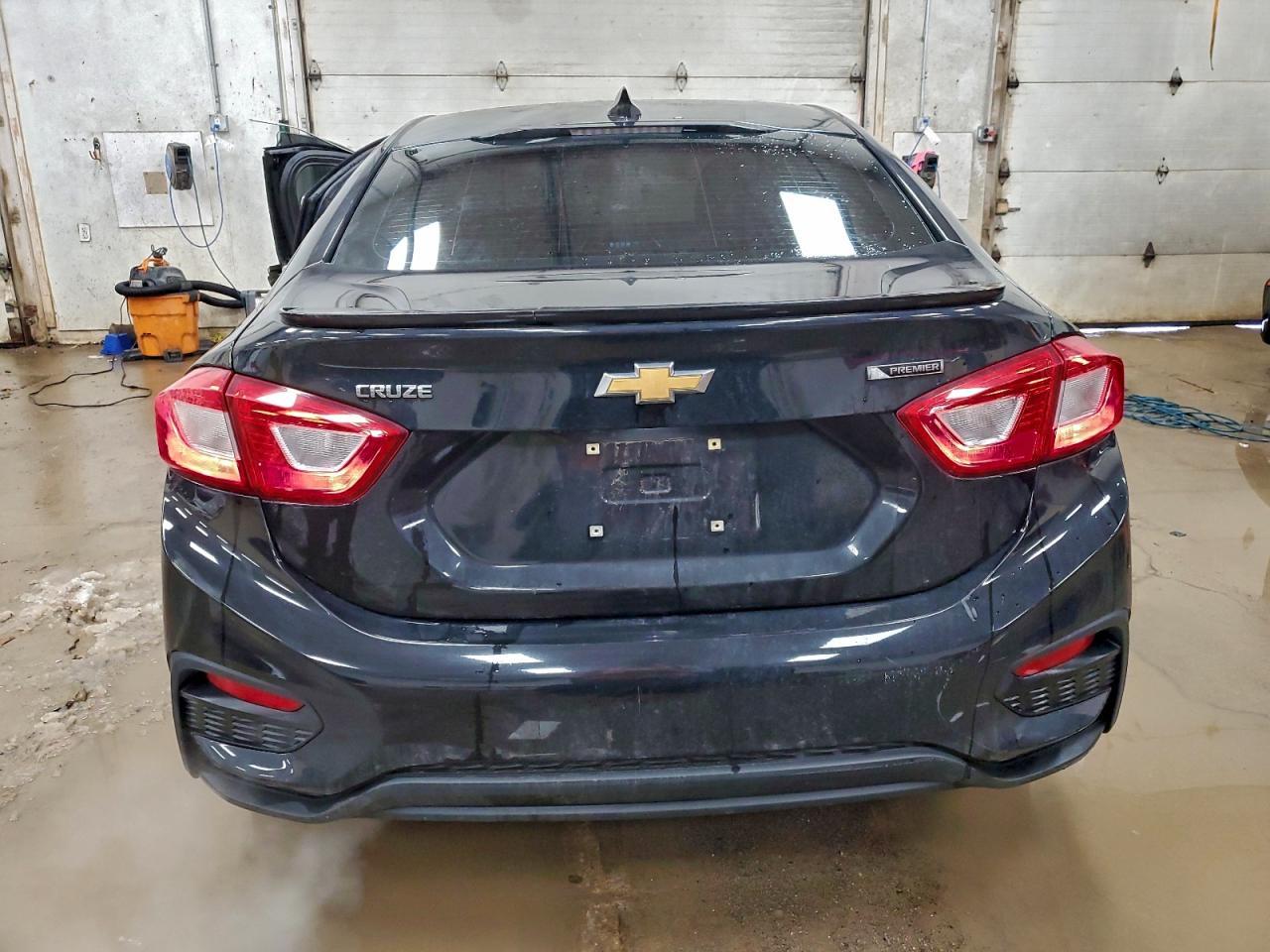 2017 Chevrolet Cruze Premier - Image 6