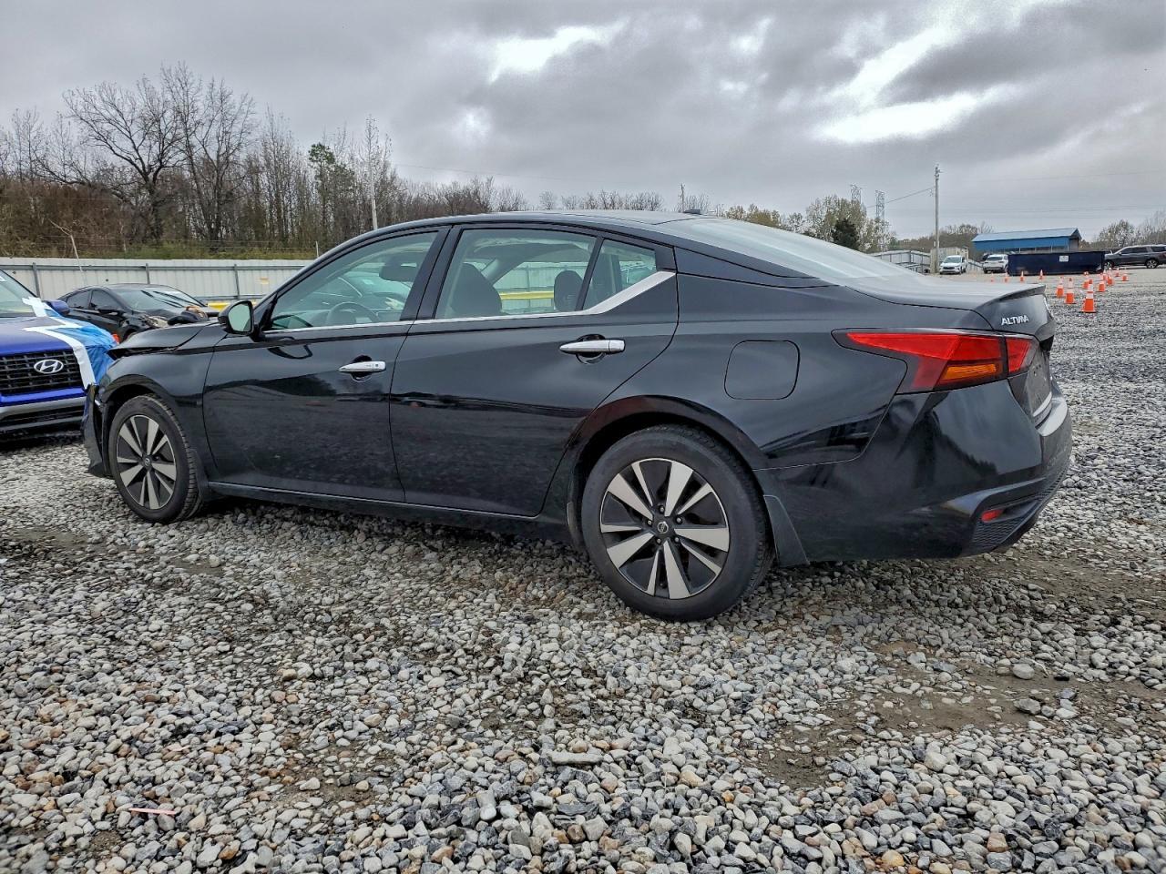 2019 Nissan Altima Sv - Фото 2