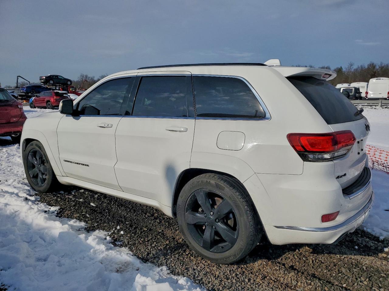 2016 Jeep Grand Cherokee Overland - Image 2