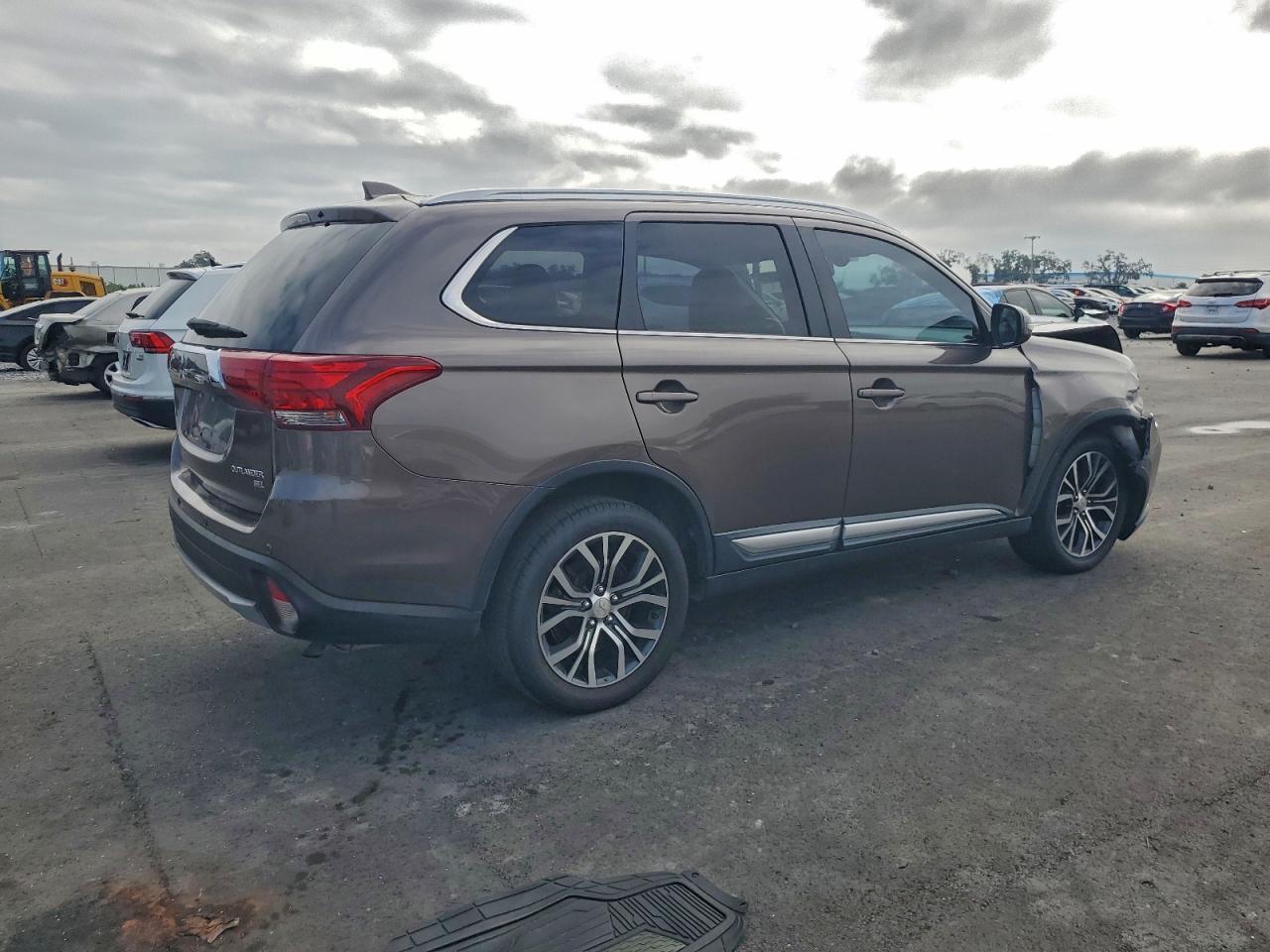 2018 Mitsubishi Outlander Se - Фото 3