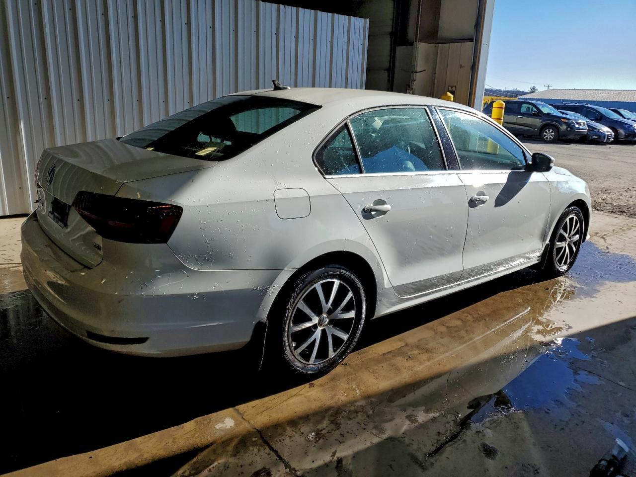 2017 Volkswagen Jetta Se - Фото 3