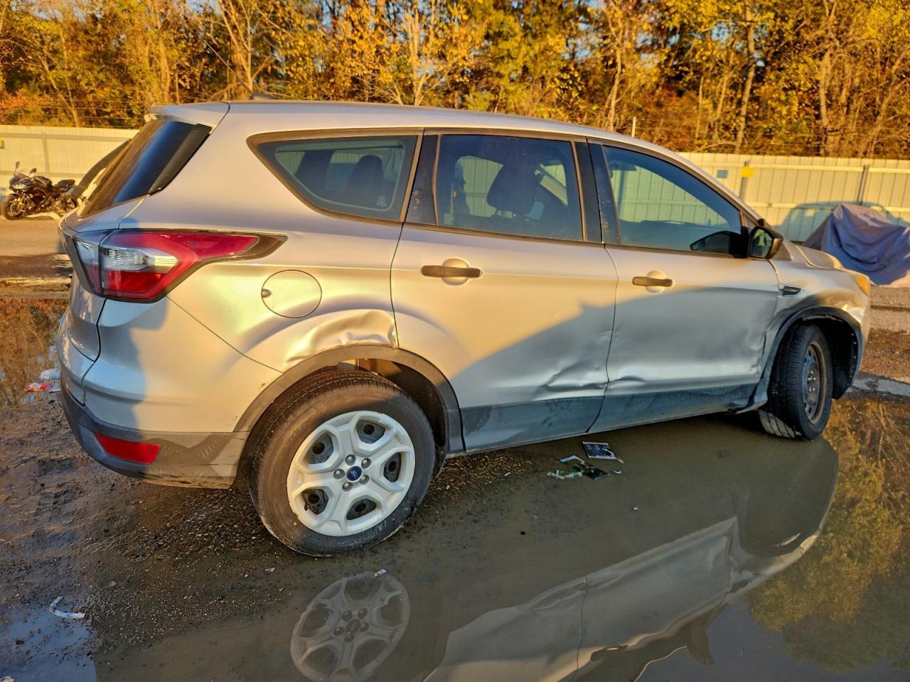 2017 Ford Escape S - Фото 3