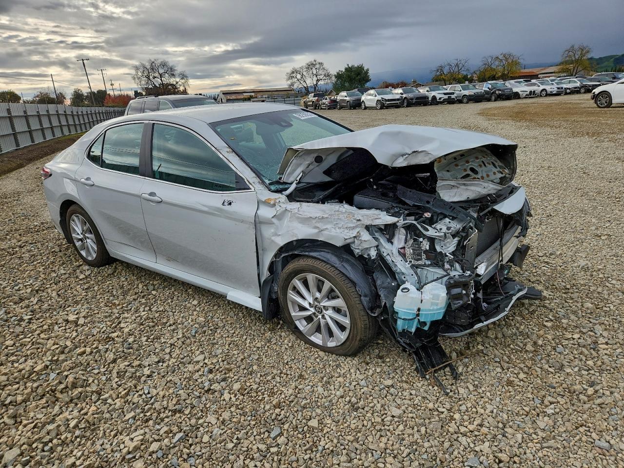 2022 Toyota Camry Le - Фото 4