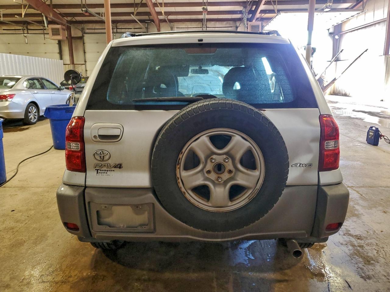 2004 Toyota Rav4 - Фото 6