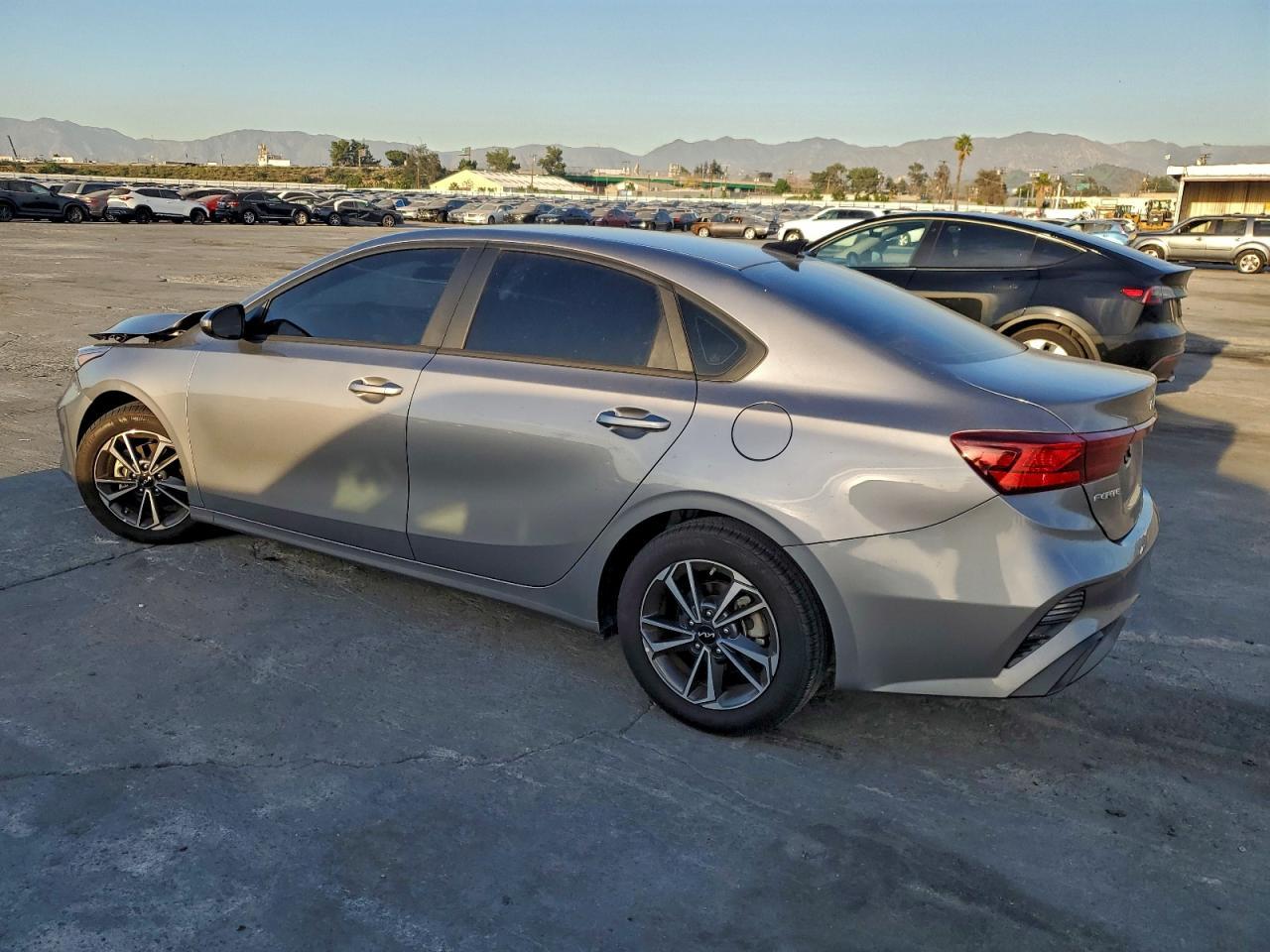 2024 Kia Forte Lxs - Image 2