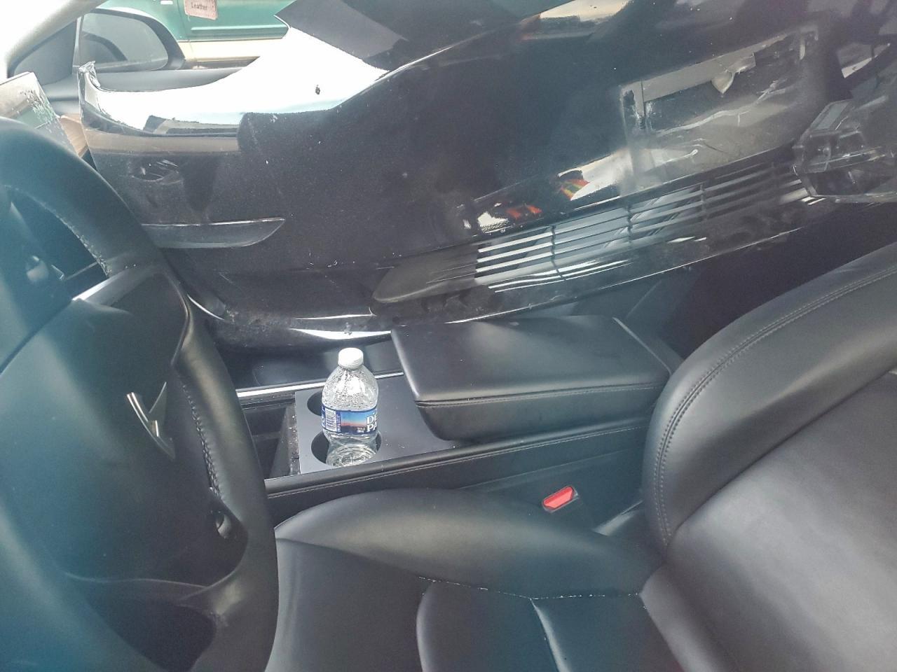 2023 Tesla Model 3 - Image 7