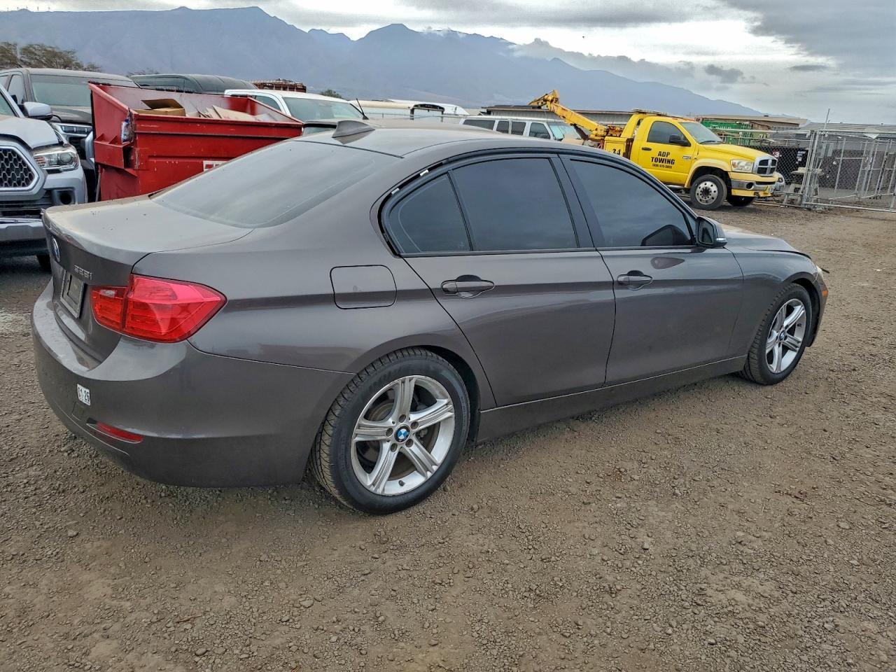 2013 BMW 328 I - Фото 3