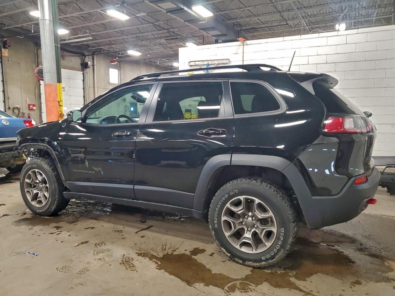 2022 Jeep Cherokee Trailhawk - Фото 2
