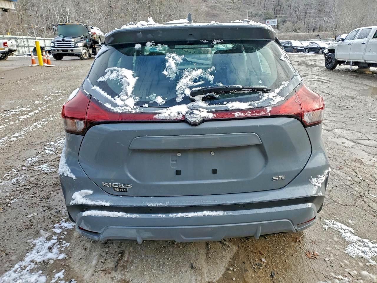 2024 Nissan Kicks Sr - Image 6