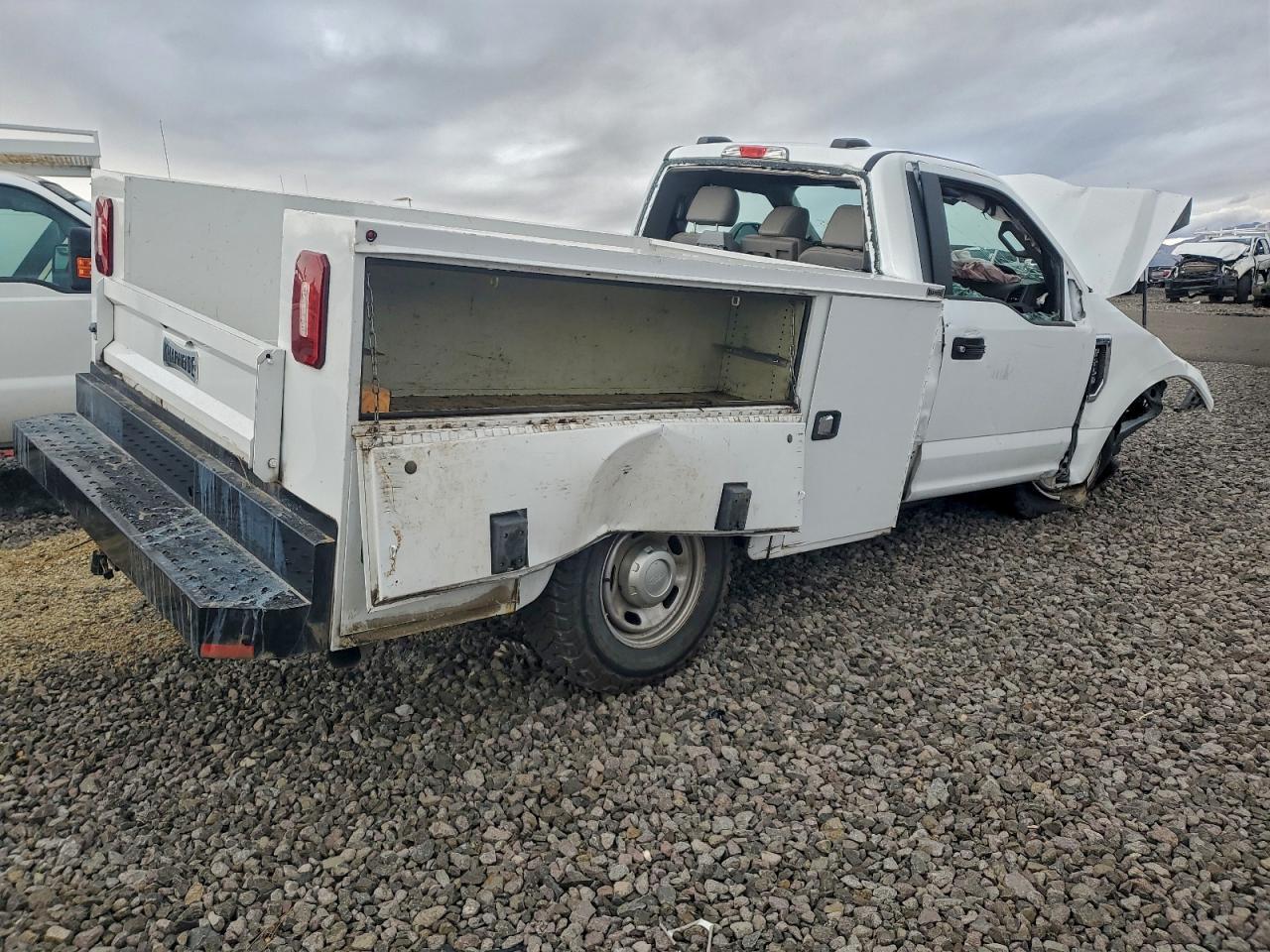 2022 Ford F250 Sd 2Wd V8 Ffv Reg Cab 6.2L Xl Utility / Service Body - Фото 3
