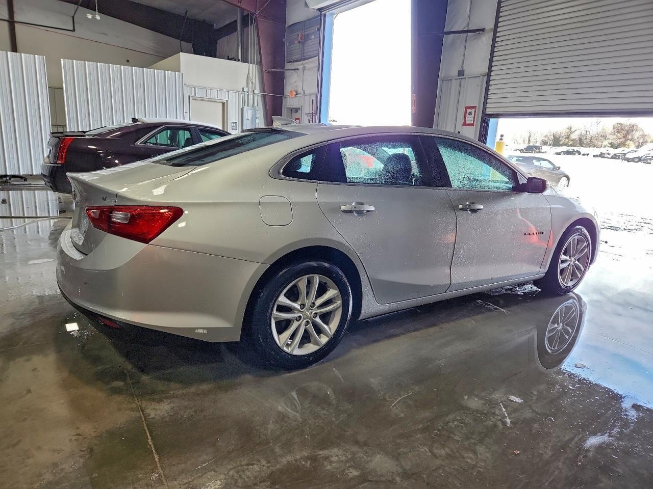 2017 Chevrolet Malibu Lt - Фото 3