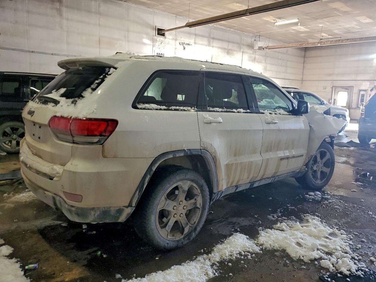 2020 Jeep Grand Cherokee Laredo - Фото 3