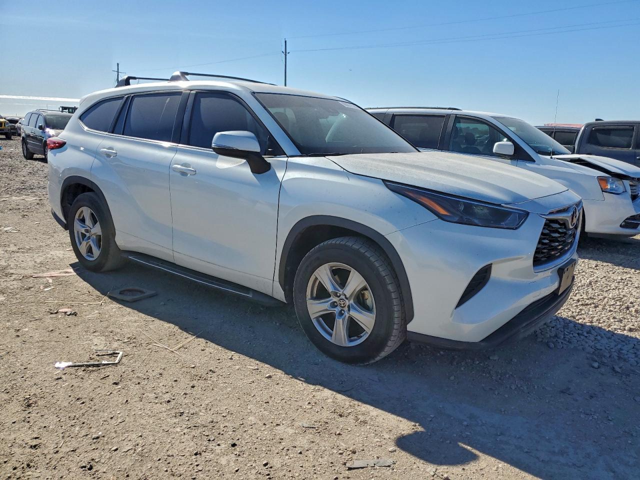 2023 Toyota Highlander L - Image 4