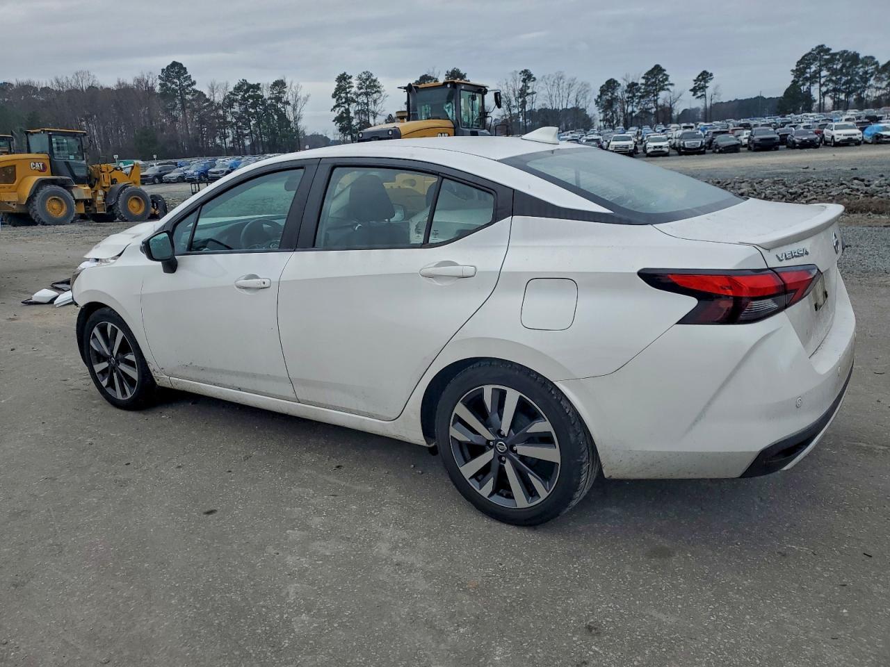 2021 Nissan Versa Sr - Фото 2