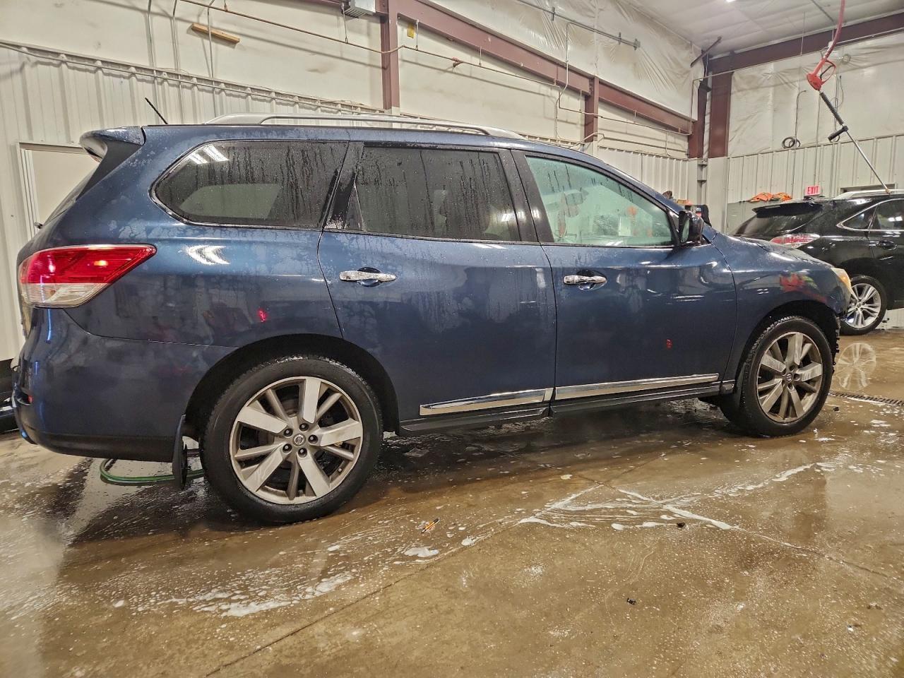 2014 Nissan Pathfinder S - Фото 3