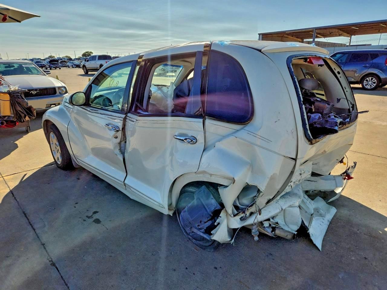 2008 Chrysler Pt Cruiser - Image 2