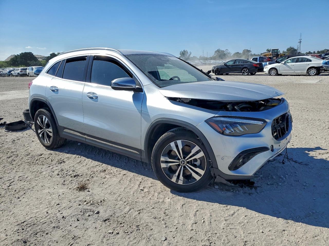 2025 Mercedes-Benz Gla 250 - Image 4