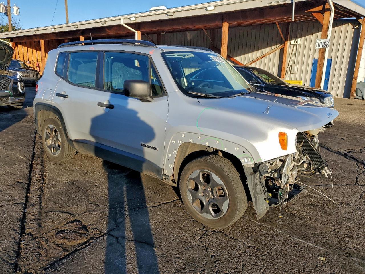 2015 Jeep Renegade Sport - Фото 4
