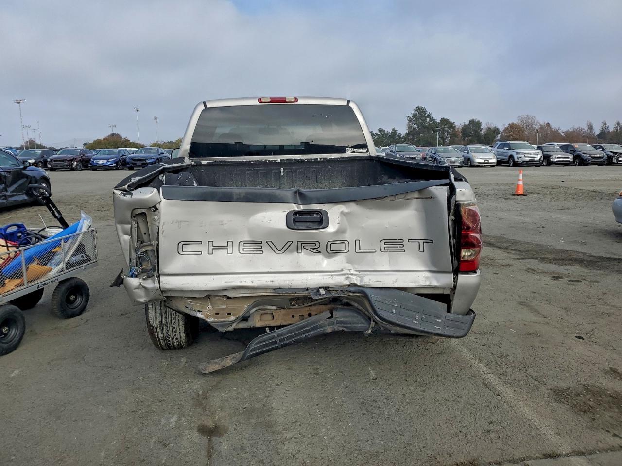 2004 Chevrolet Silverado - Фото 6