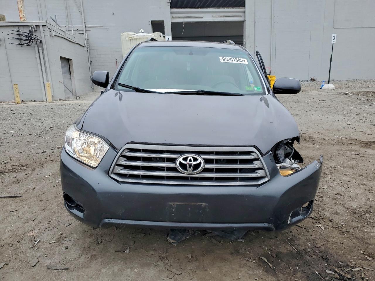 2010 Toyota Highlander - Image 5