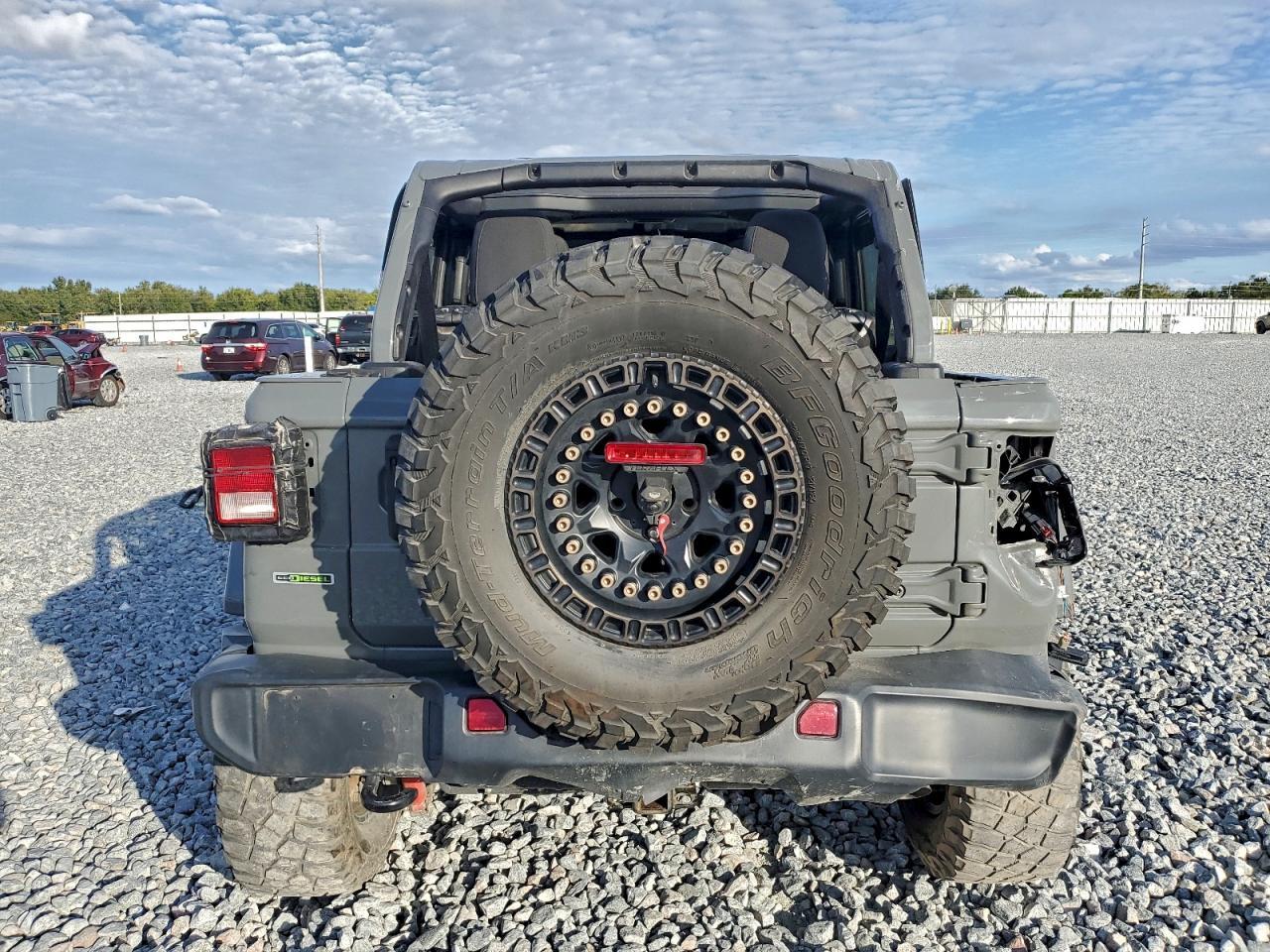 2020 Jeep Wrangler Unlimited Sahara - Image 6