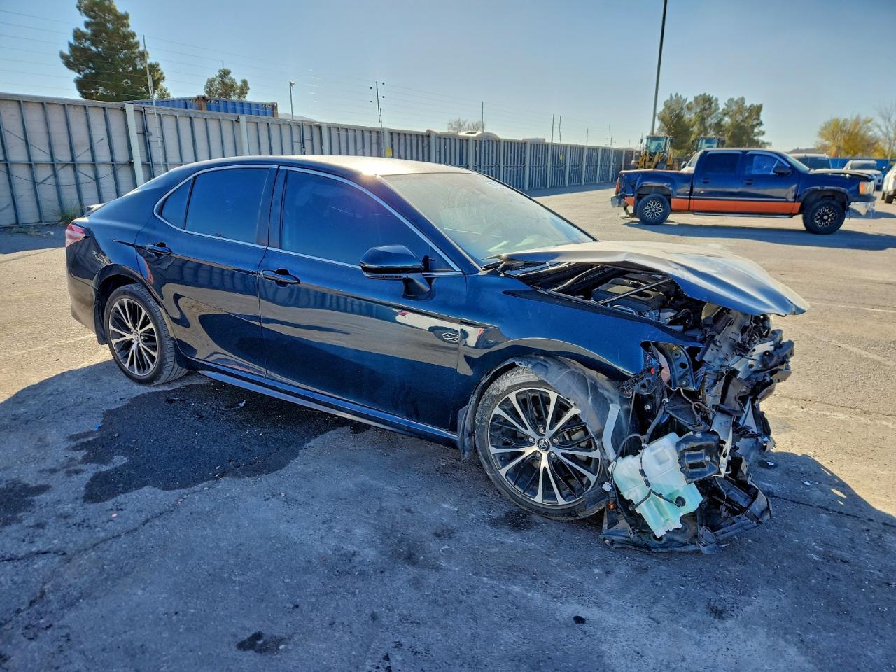 2020 Toyota Camry Se - Фото 4
