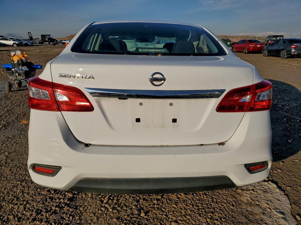 2018 Niss Sentra S - Image 6