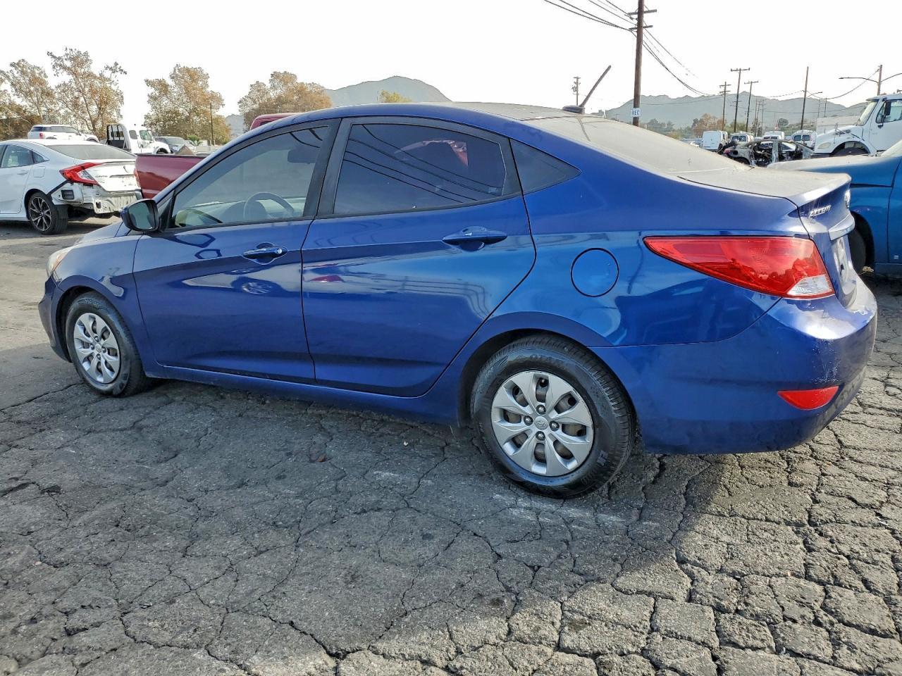 2017 Hyundai Accent Se - Фото 2