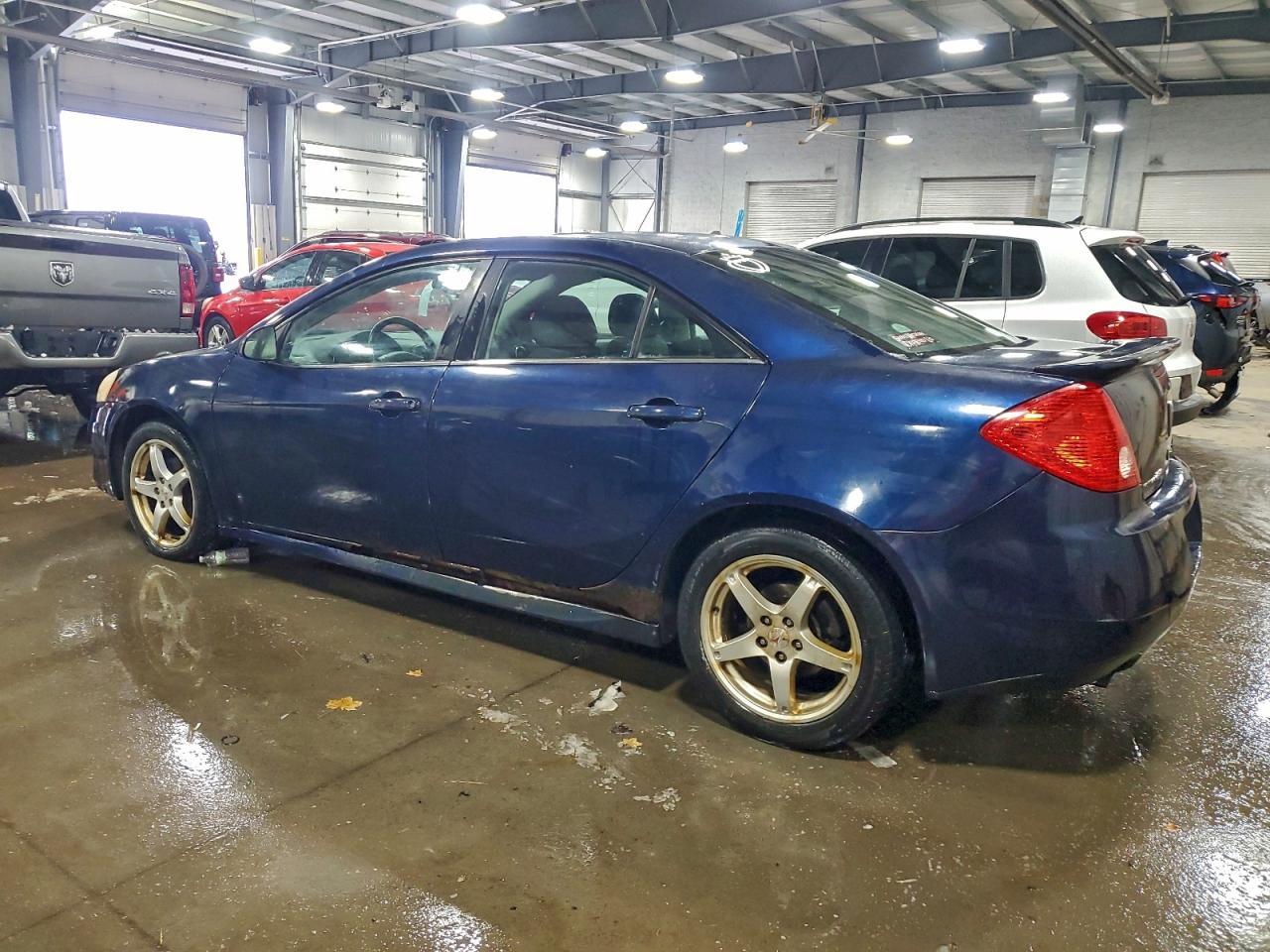 2009 Pontiac G6 - Image 2