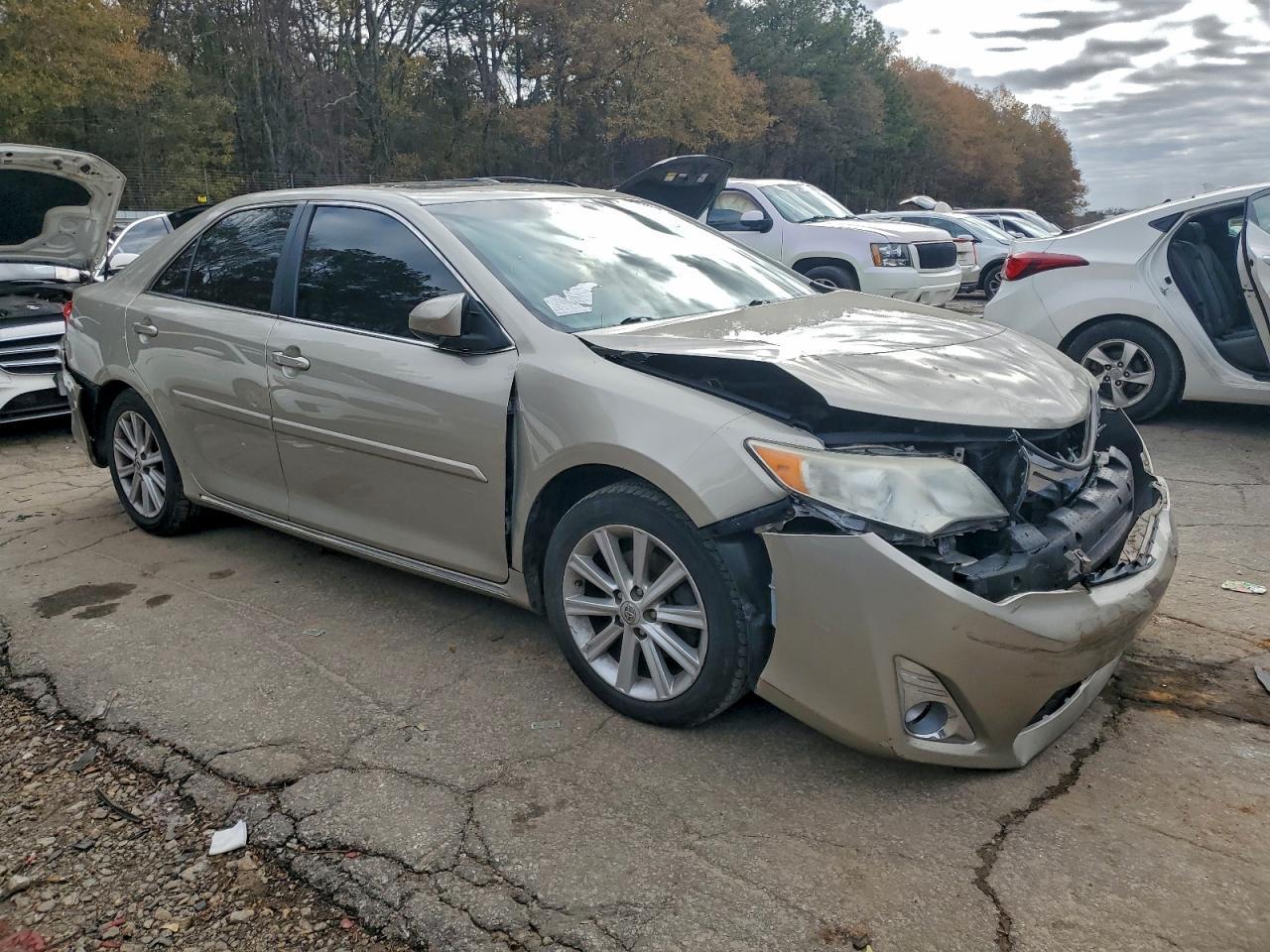 2014 Toyota Camry L - Фото 4