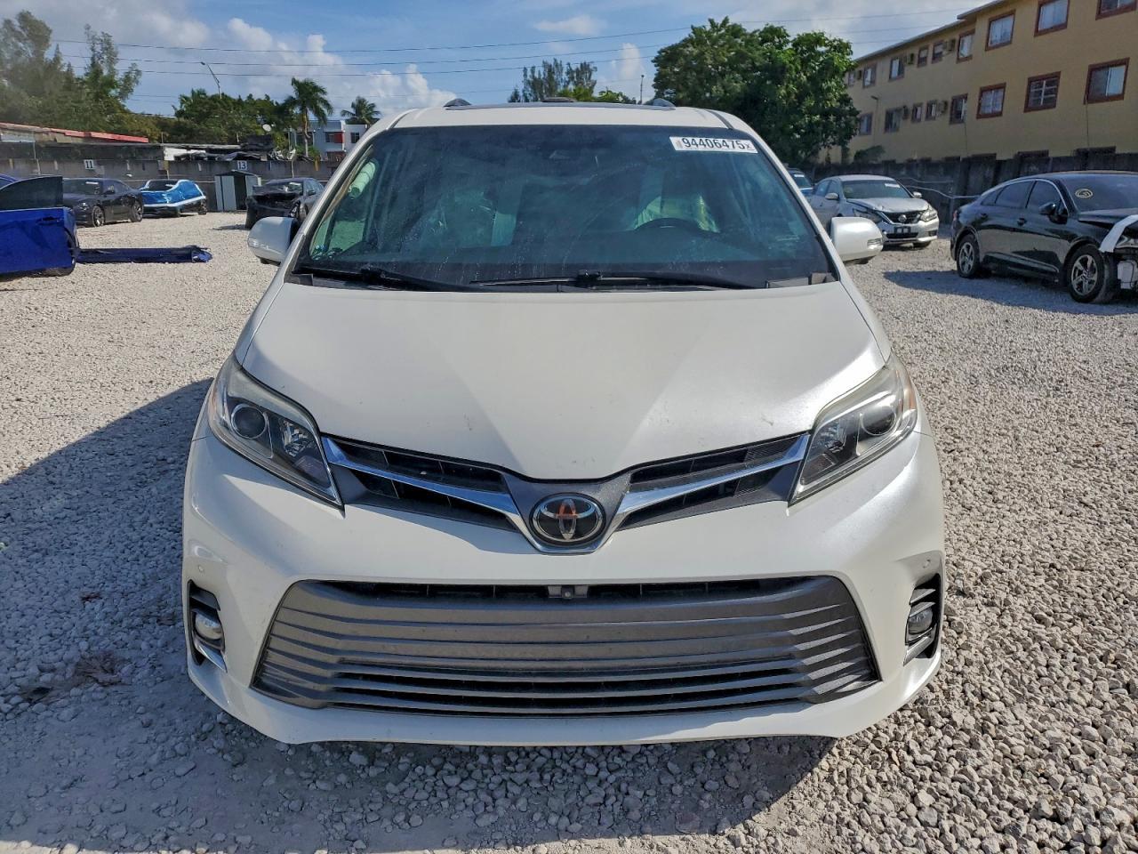 2019 Toyota Sienna Xle - Image 5
