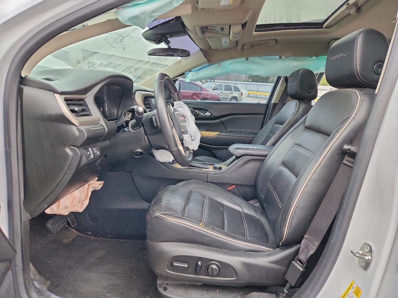 2017 GMC Acadia Denali - Фото 7