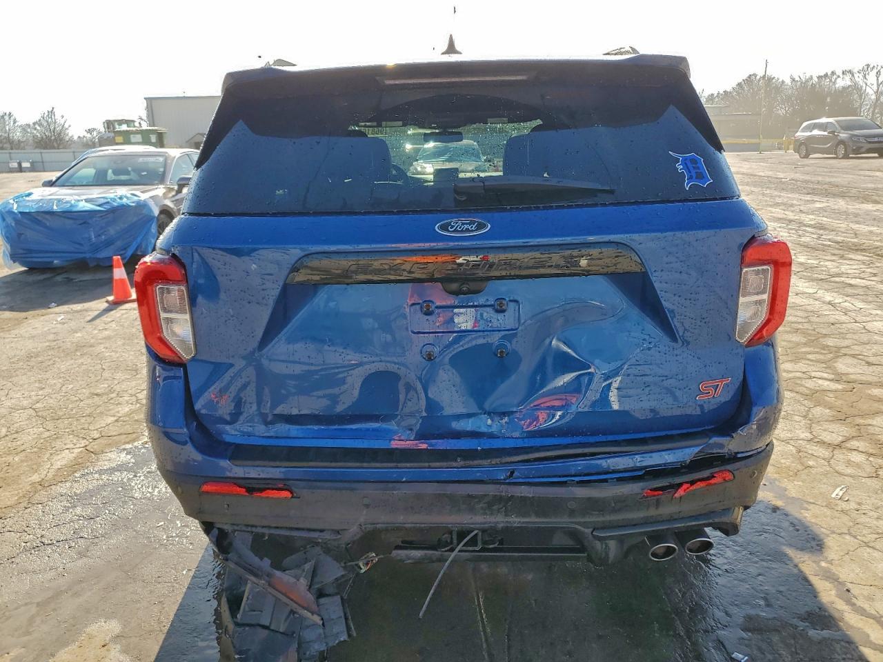 2022 Ford Explorer St - Image 6