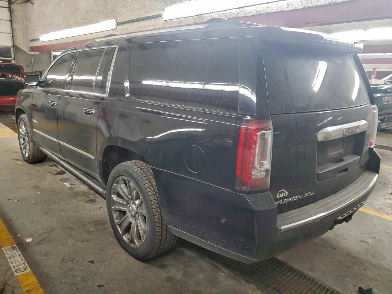 2016 GMC Yukon Xl Denali - Фото 2