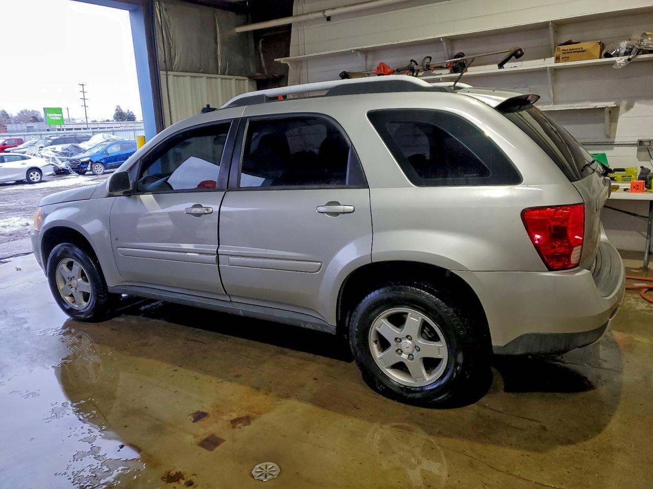 2007 Pontiac Torrent - Image 2