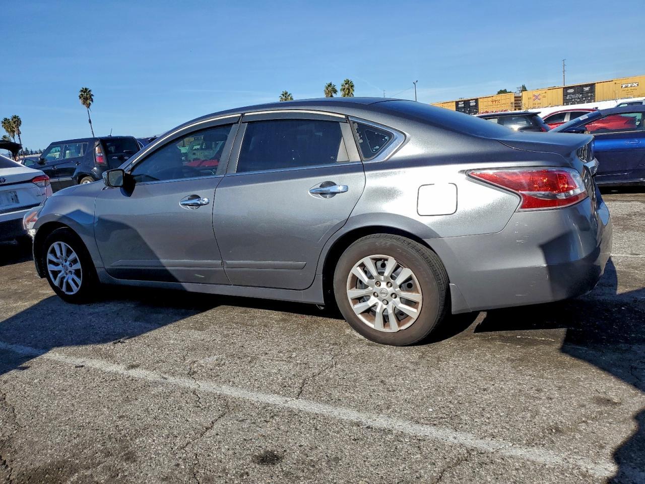 2015 Nissan Altima 2.5 - Фото 2