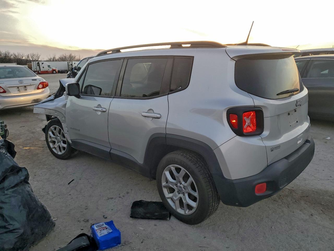 2018 Jeep Renegade Latitude - Фото 2