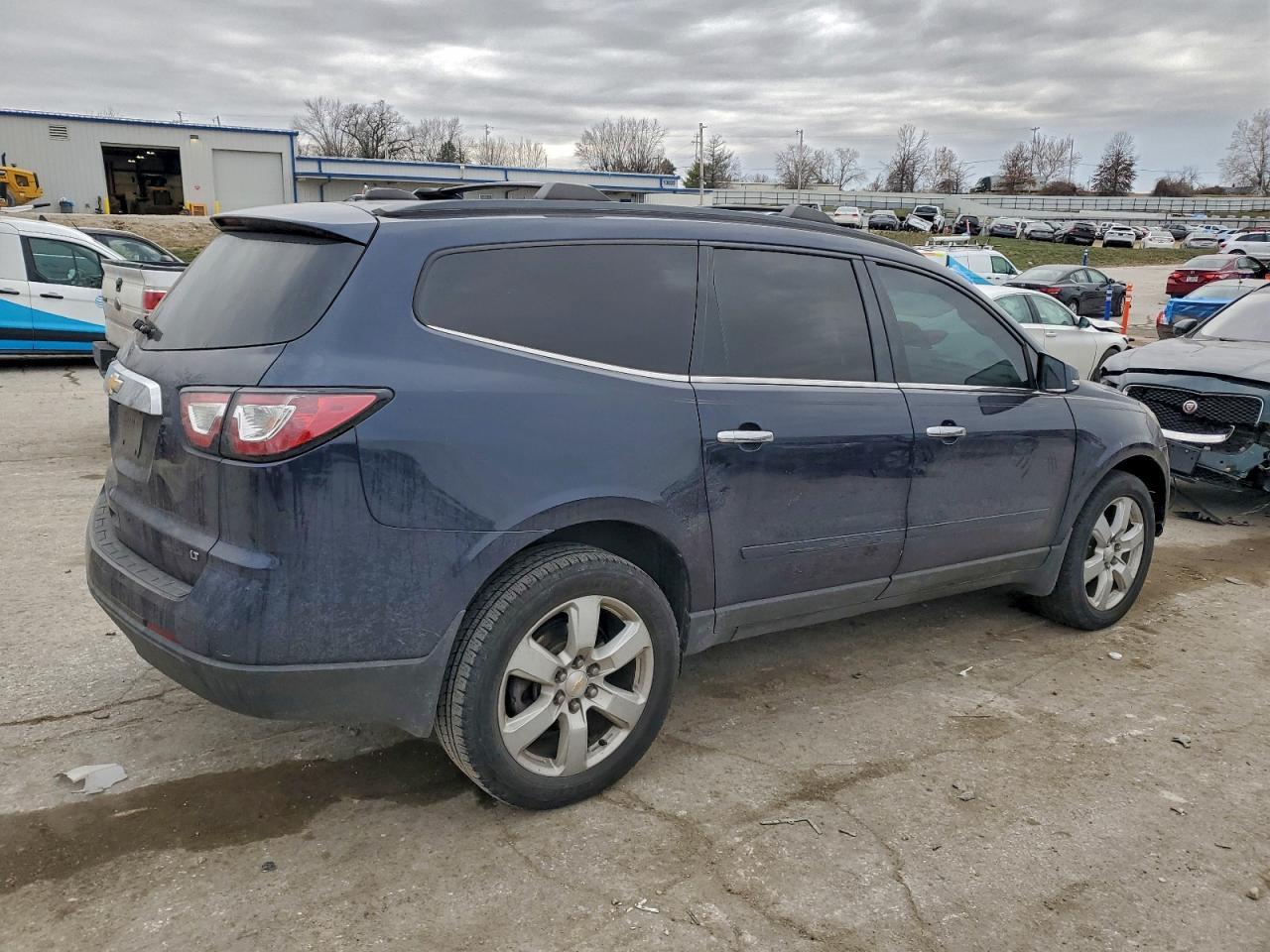 2017 Chevrolet Traverse Lt - Фото 3