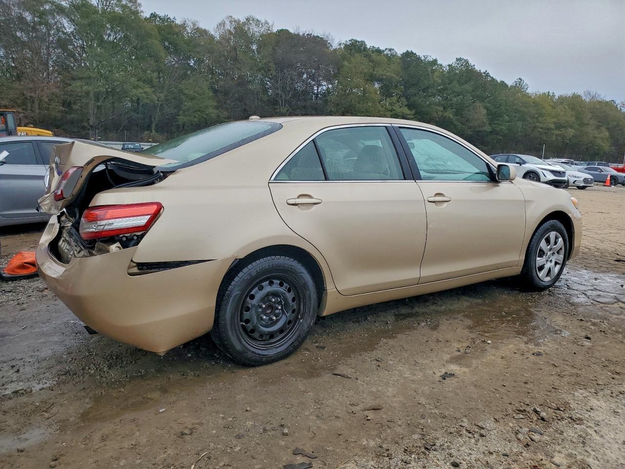 2010 Toyota Camry Base - Фото 3