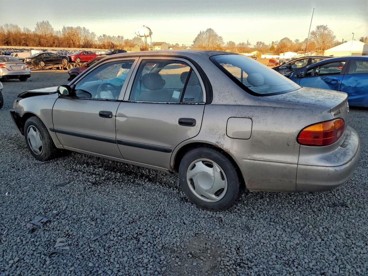 2002 Chevrolet Geo Prizm Base - Фото 2