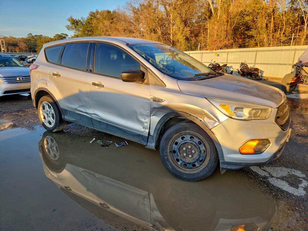 2017 Ford Escape S - Фото 4