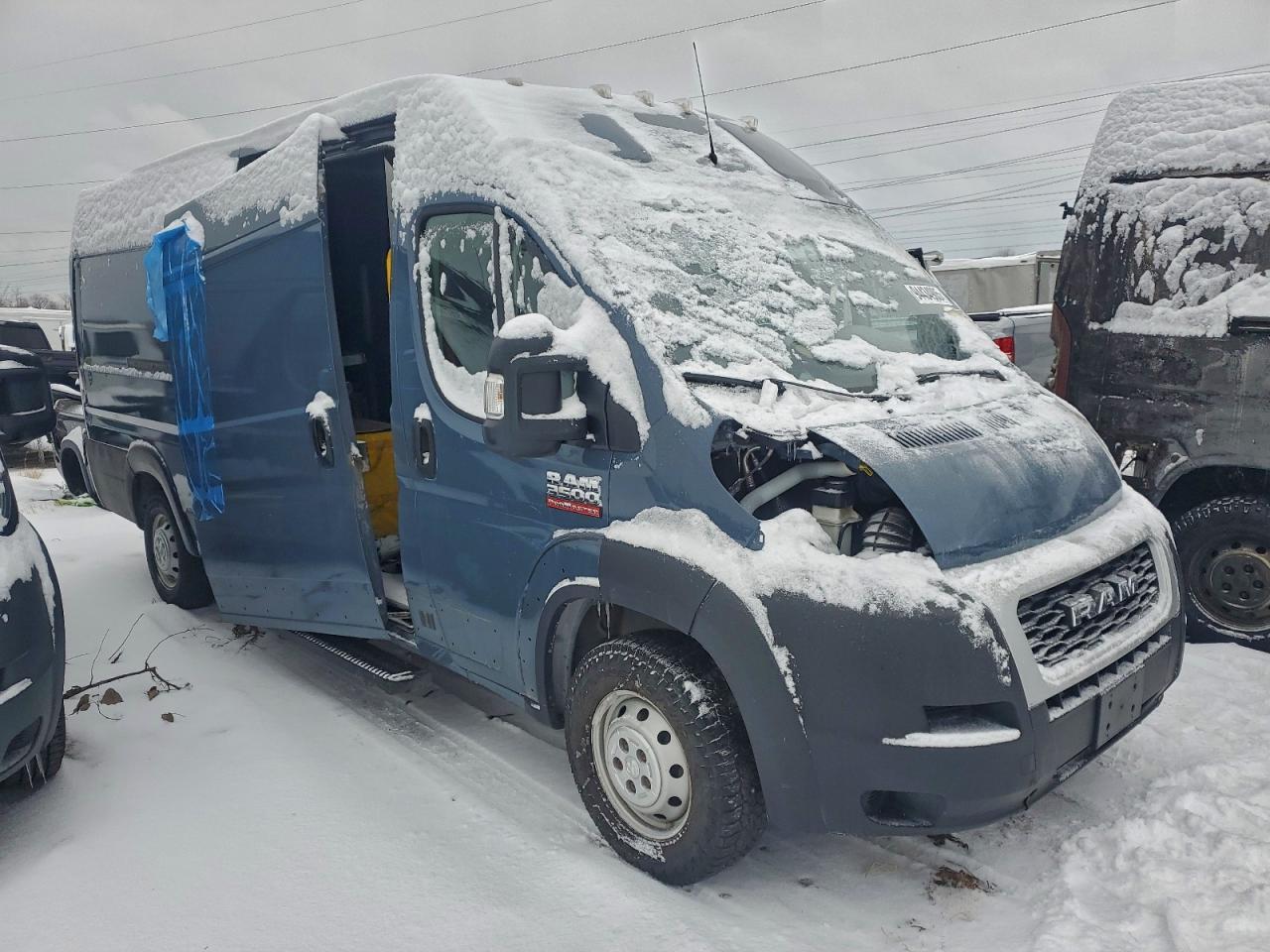 2020 Ram Promaster 3500 Delivery Van - Фото 4