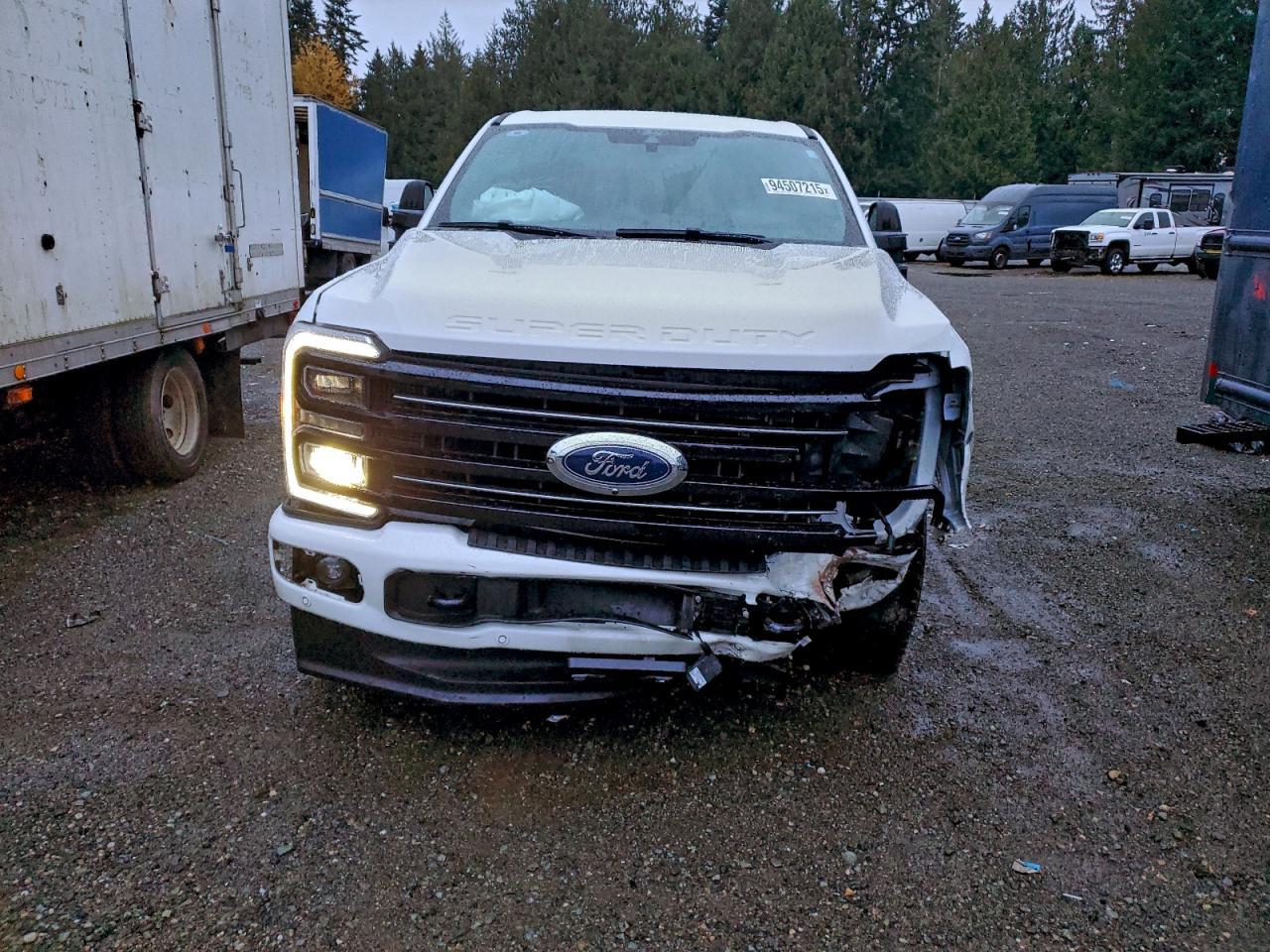 2025 Ford F350 Super Duty - Image 5