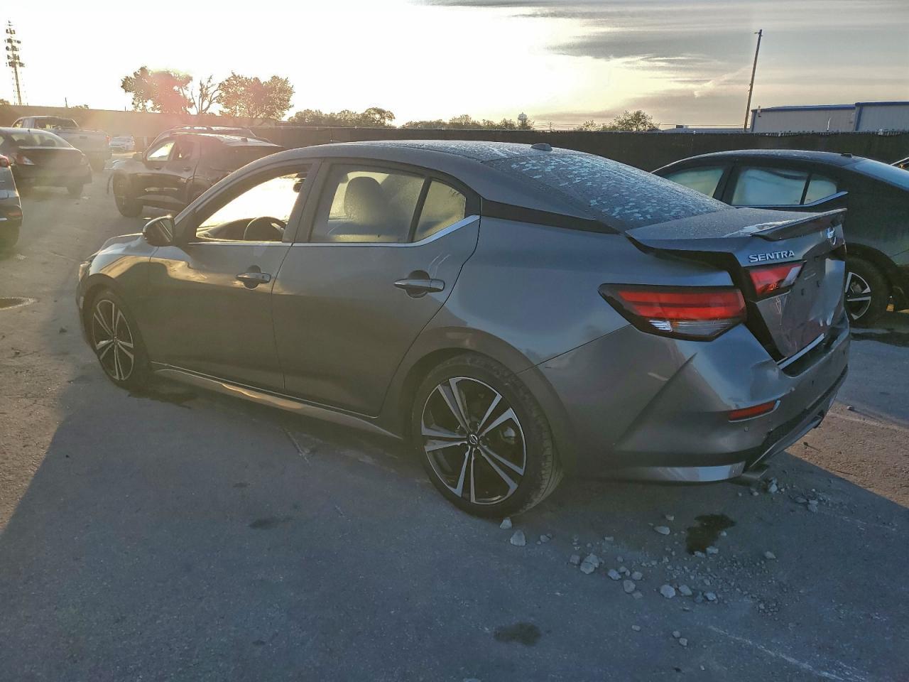 2020 Nissan Sentra Sr - Фото 2