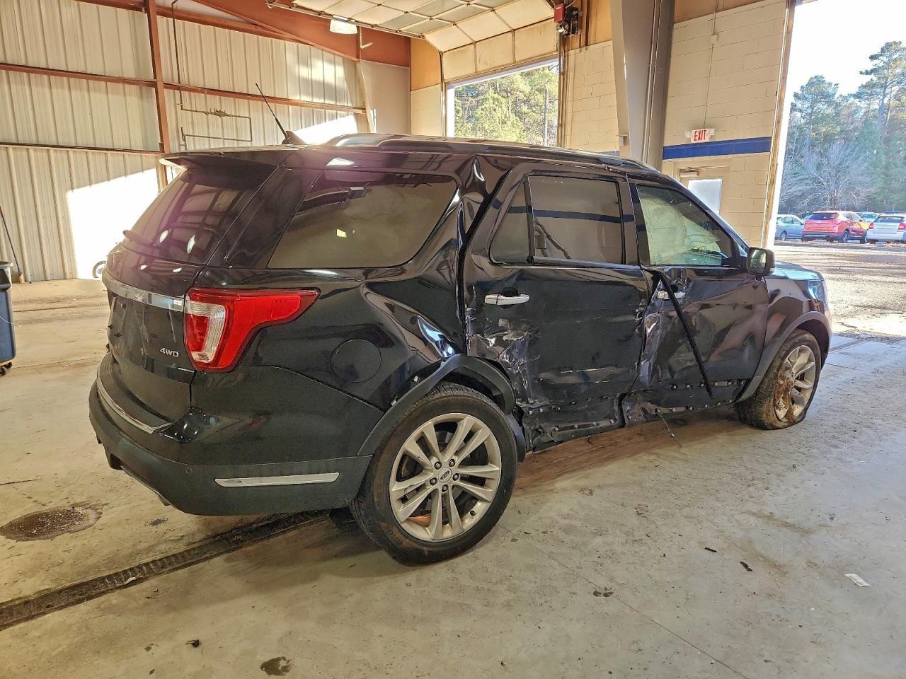 2019 Ford Explorer Limited - Image 3