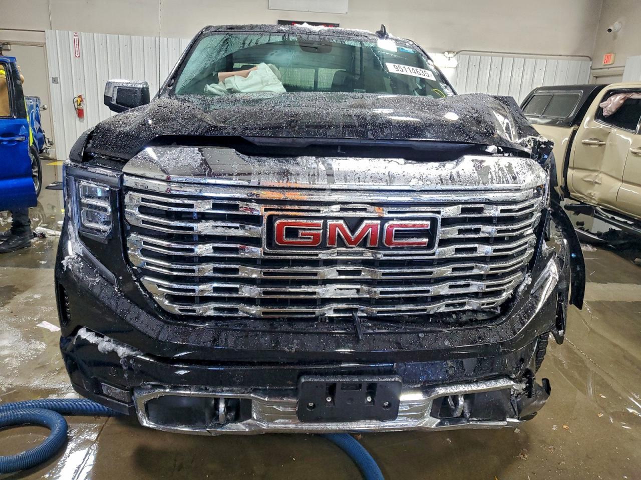 2025 GMC Sierra K1500 Denali - Фото 5